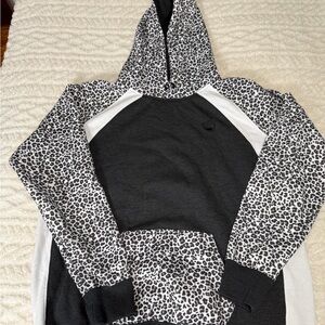 Hooey Women’s Savannah Cheetah Black White XL Hoodie Yallternative Cowgirl Chic